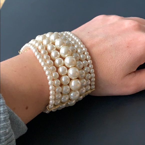 3/$30 - Multi strand pearl bracelet - Picture 2 of 2